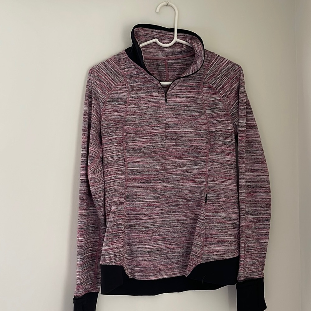 Lululemon pullover shirt.  Size 6 or 8. One pocket